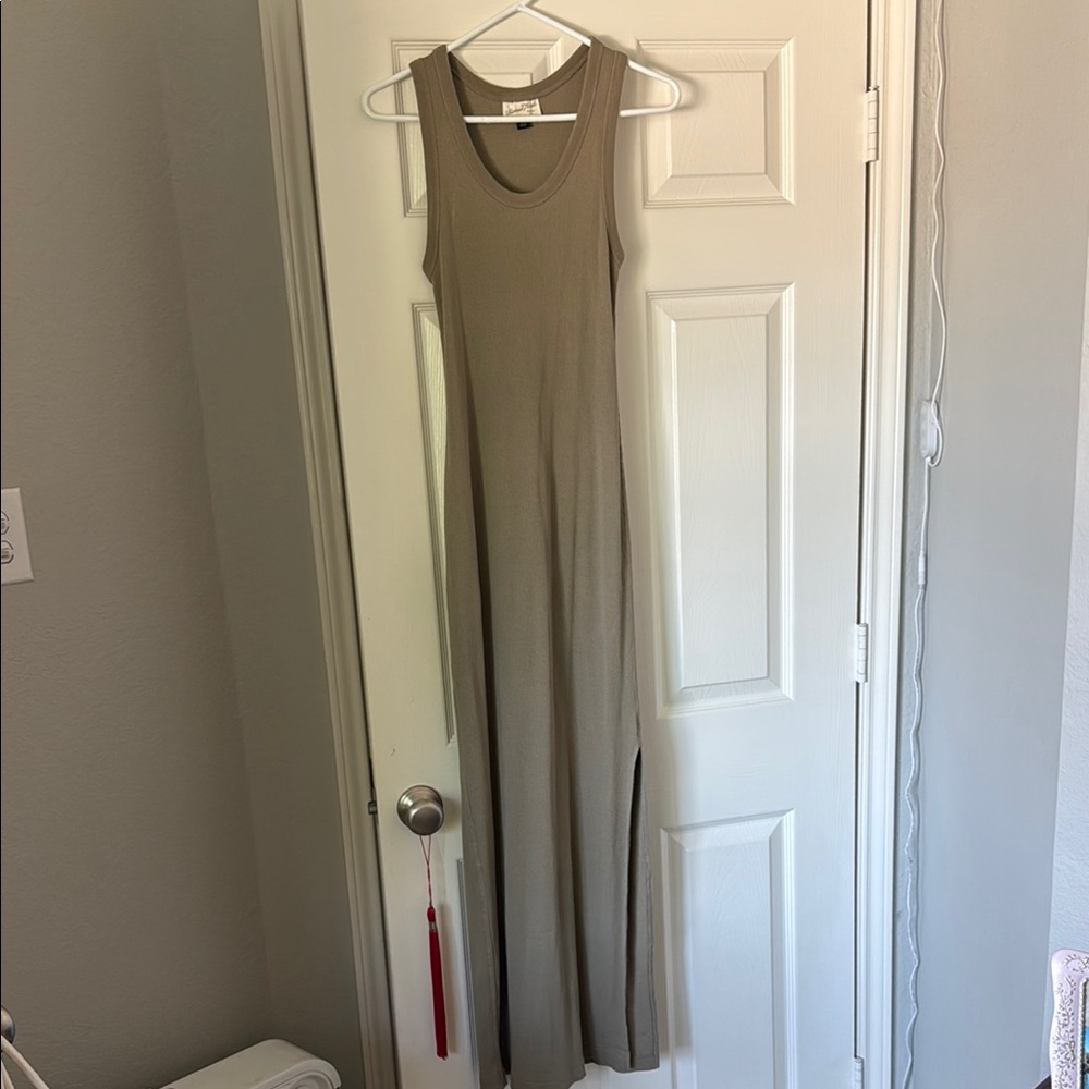 Universal Thread Tan Sleeveless Sheath Maxi Dress